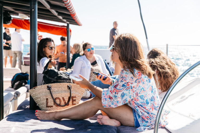 ambiente-exclusivo-y-de-lujo-incentivos-catamaranes